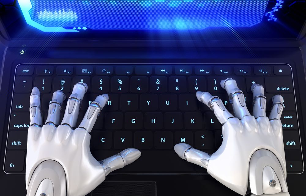 Roboterhände an einer Computer Tastatur Krypto Bot Krypto-Job