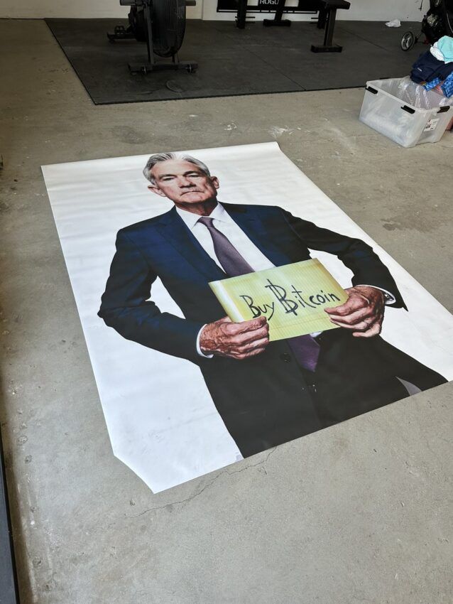 Bitcoin, Jerome Powell, Plakat, Boden